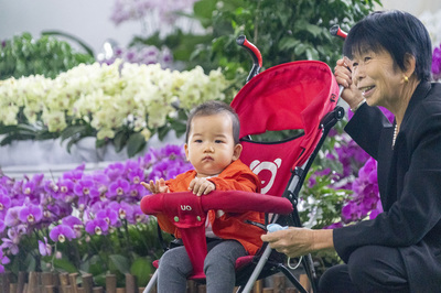 科技賦能展會(huì) 裸眼3D、AI主播與禮品花卉銷售點(diǎn)亮花博會(huì)農(nóng)博會(huì)